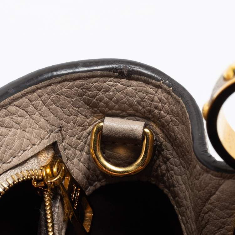 Pre Owned Louis Vuitton Beige Taurillon Leather Capucines BB Bag