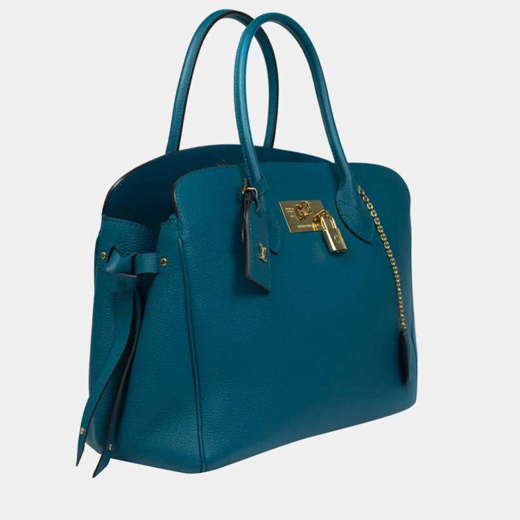 Louis Vuitton Milla MM Shoulder bag in Blue Leather Louis Vuitton