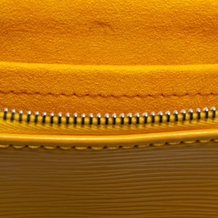 Pre Owned Louis Vuitton Citron Epi Leather Pochette Accessories Bag
