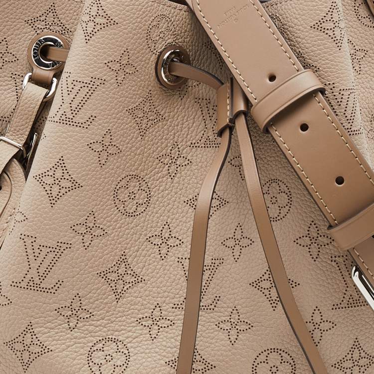 Pre Owned Louis Vuitton Gallet Monogram Mahina Leather Muria Bucket Bag