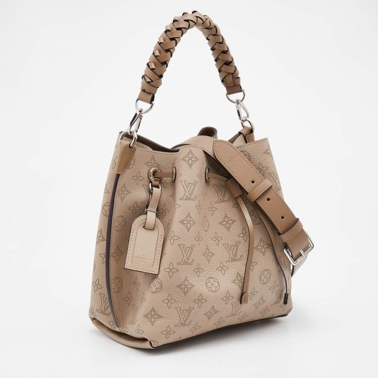 Pre Owned Louis Vuitton Gallet Monogram Mahina Leather Muria Bucket Bag