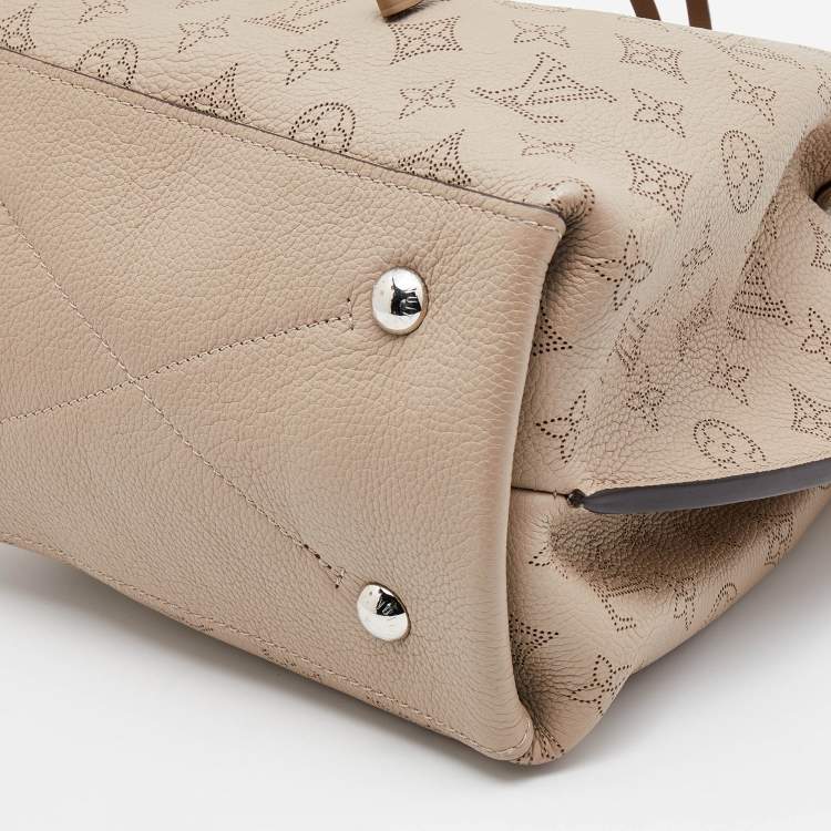 Pre Owned Louis Vuitton Gallet Monogram Mahina Leather Muria Bucket Bag