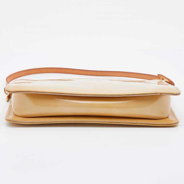 مملوكة مسبقًا Louis Vuitton Beige Monogram Vernis Lexington Pochette Bag