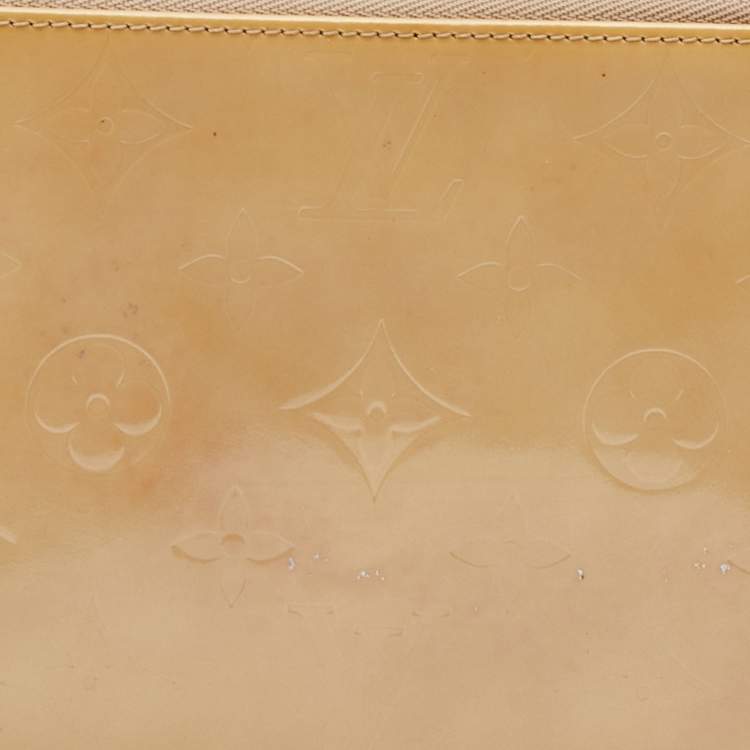 مملوكة مسبقًا Louis Vuitton Beige Monogram Vernis Lexington Pochette Bag