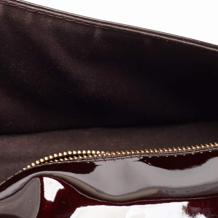 Pre Owned Louis Vuitton Amarante Patent Leather Sobe Clutch