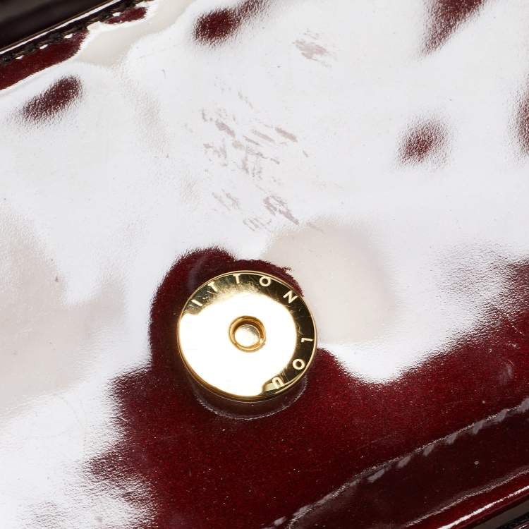 Pre Owned Louis Vuitton Amarante Patent Leather Sobe Clutch