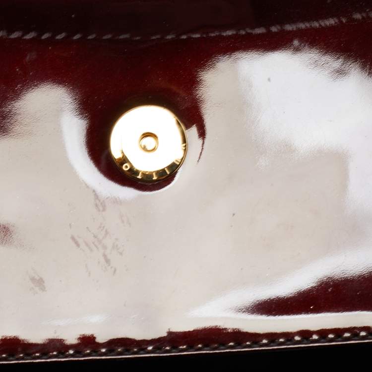 Pre Owned Louis Vuitton Amarante Patent Leather Sobe Clutch