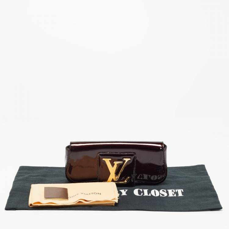 Pre Owned Louis Vuitton Amarante Patent Leather Sobe Clutch