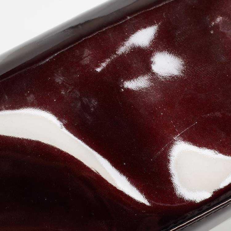 Pre Owned Louis Vuitton Amarante Patent Leather Sobe Clutch