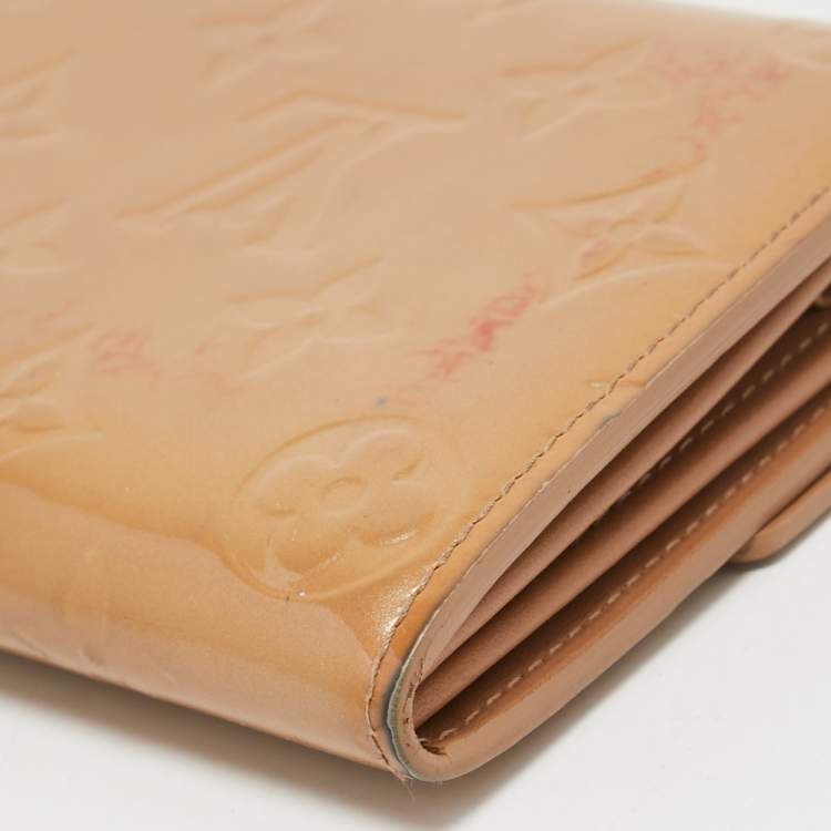 Pre Owned Louis Vuitton Noisette Monogram Vernis Sarah Wallet