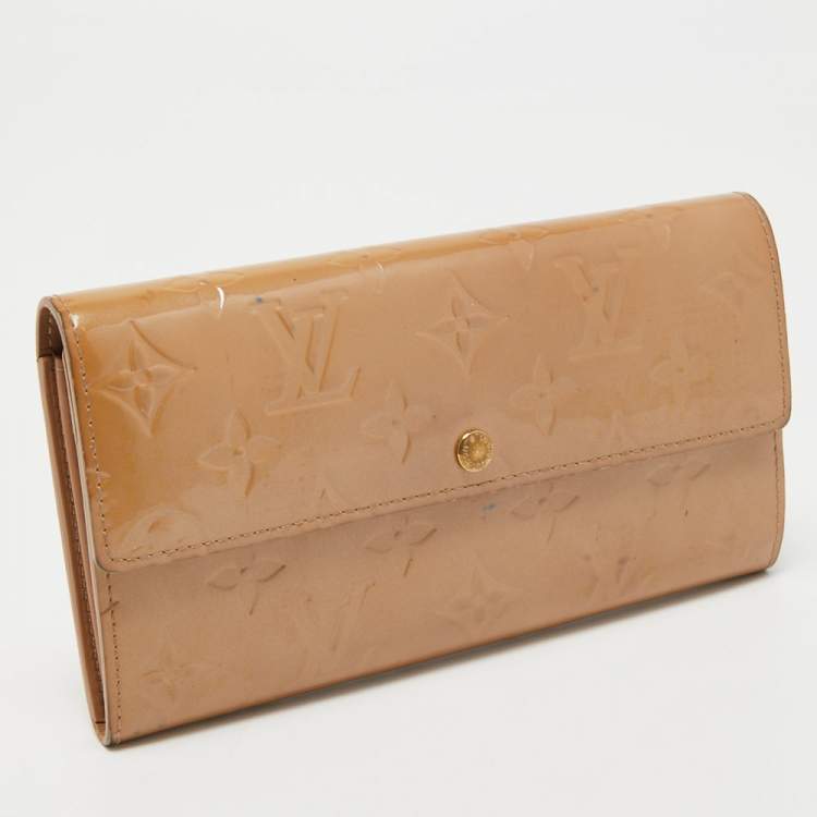 Pre Owned Louis Vuitton Noisette Monogram Vernis Sarah Wallet