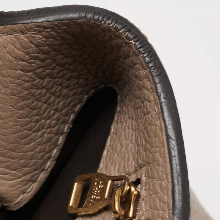 Pre Owned Louis Vuitton Beige Taurillon Leather Capucines BB Bag