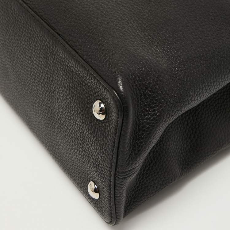 Pre Owned Louis Vuitton Black Taurillon Leather Capucines MM Bag