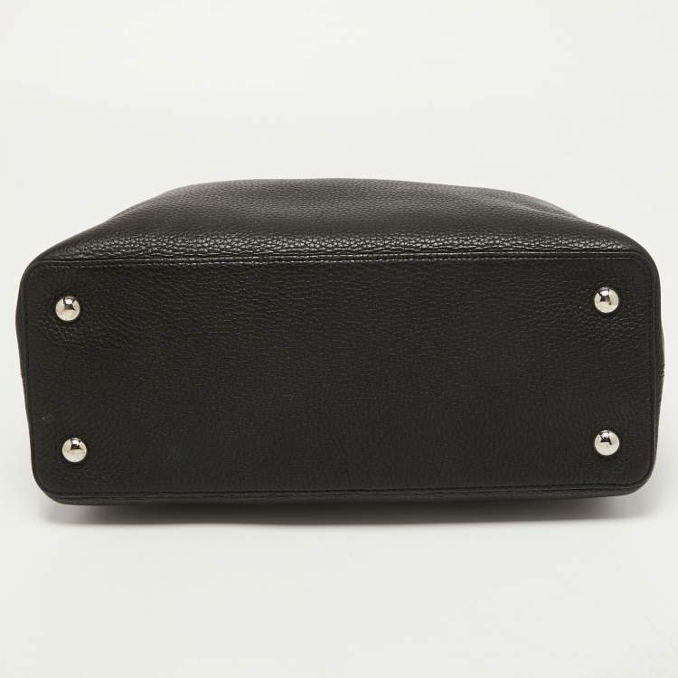 Pre Owned Louis Vuitton Black Taurillon Leather Capucines MM Bag