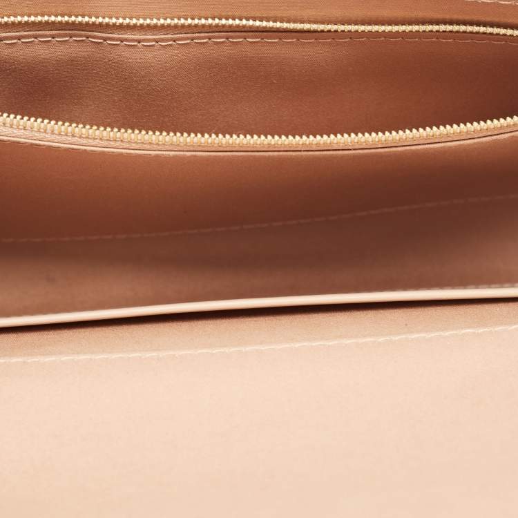 Pre Owned Louis Vuitton Beige Vernis Louise Clutch