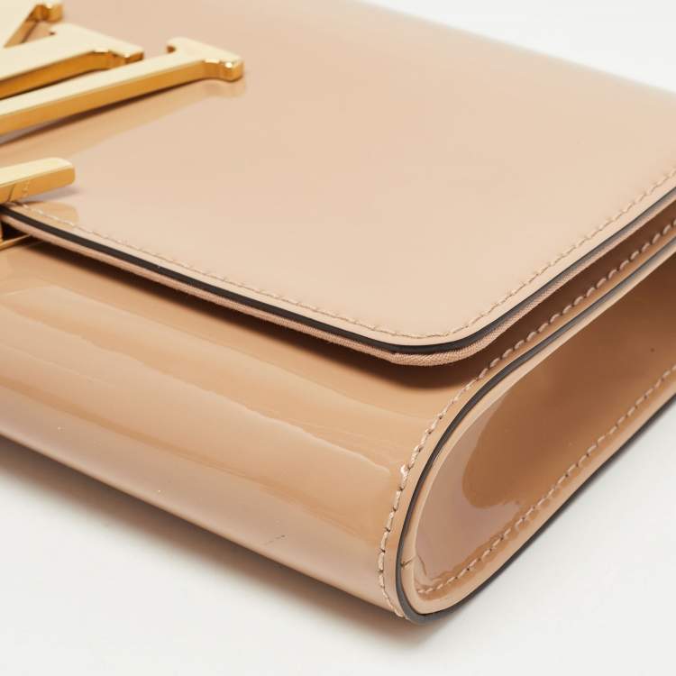 Pre Owned Louis Vuitton Beige Vernis Louise Clutch