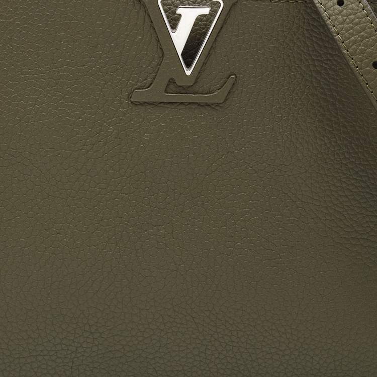 Pre Owned Louis Vuitton Green Taurillon Leather Capucines BB Bag
