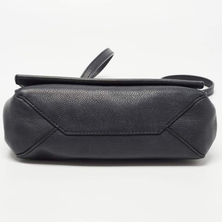 Pre Owned Louis Vuitton Black Leather Lockme II Bag