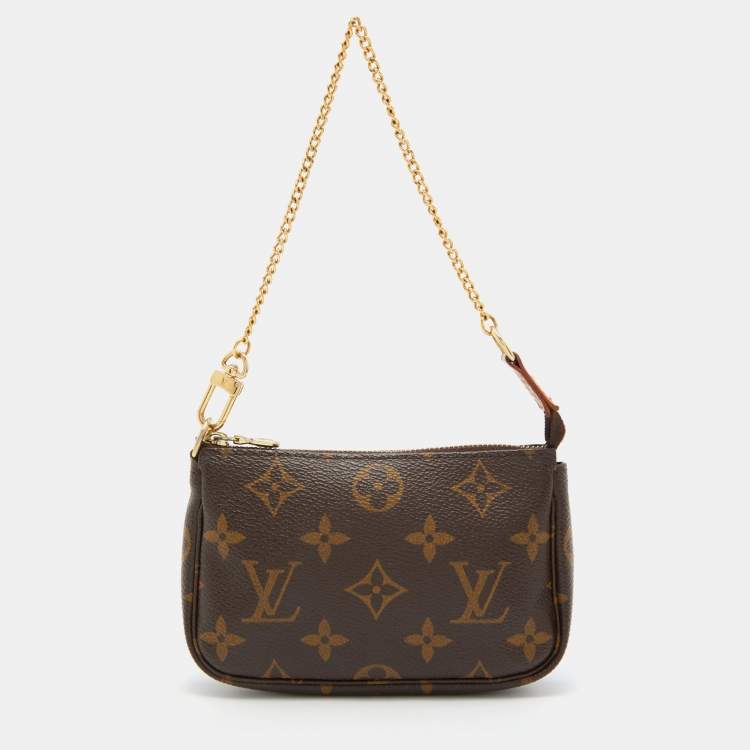 Louis Vuitton® Mini Pochette Accessoires Monogram. Size in 2023  Louis  vuitton mini pochette, Casual style, Louis vuitton shoulder bag