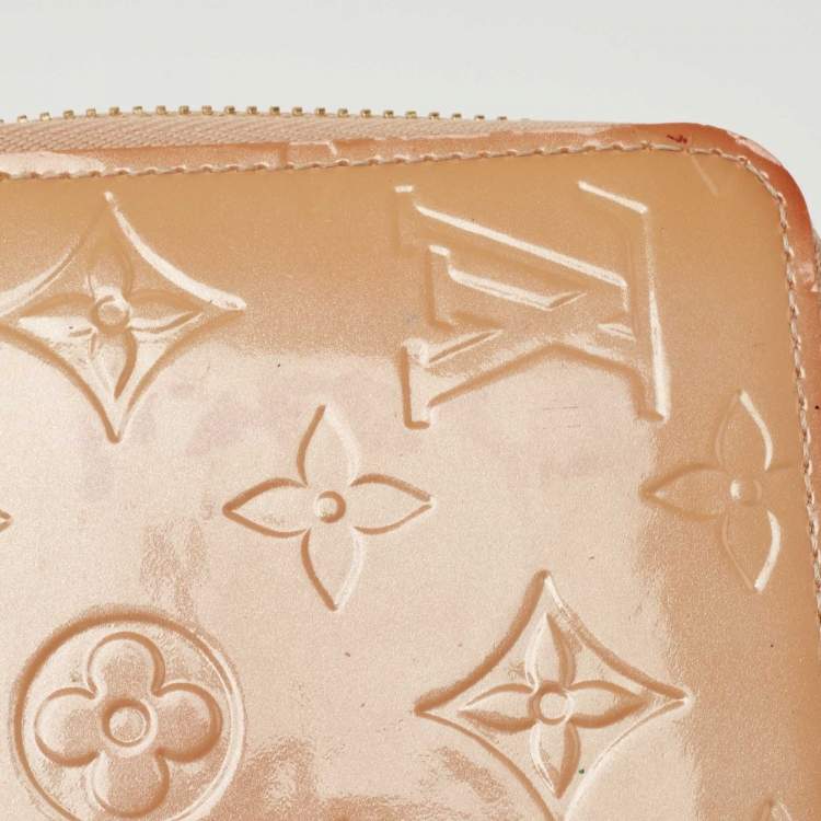 Pre Owned Louis Vuitton Noisette Monogram Vernis Zippy Wallet