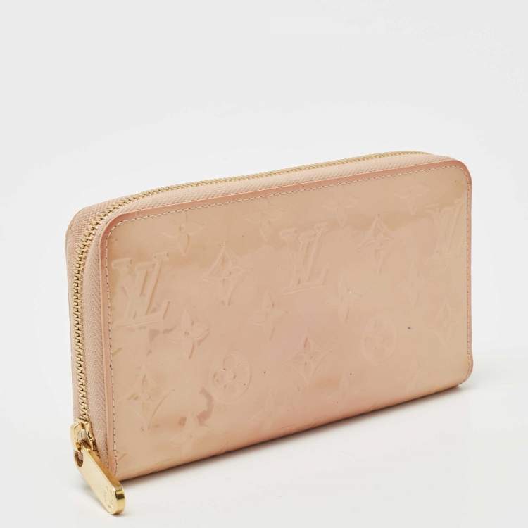 Pre Owned Louis Vuitton Noisette Monogram Vernis Zippy Wallet