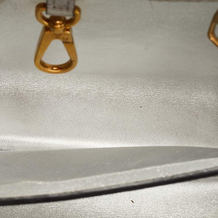 Pre Owned Louis Vuitton Silver Iridescent Leather Capucines BB Bag