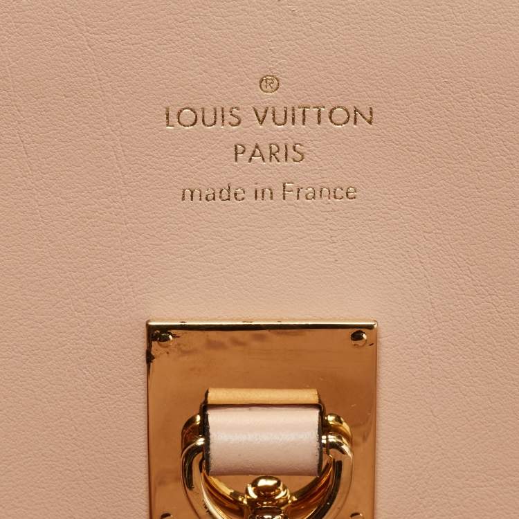 مملوكة مسبقًا Louis Vuitton Blue Marine Leather Milla MM Bag