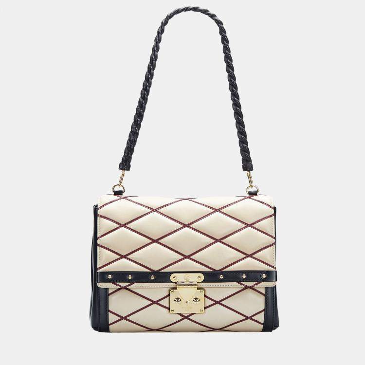Louis Vuitton Beige Monogram Vernis Leather Pochette Accessoires Shoulder  Bag Louis Vuitton | The Luxury Closet