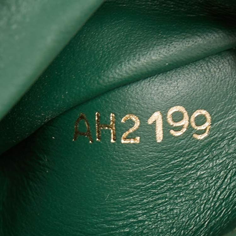 Pre Owned Louis Vuitton Green/Beige Leather and Python Capucines Mini Bag