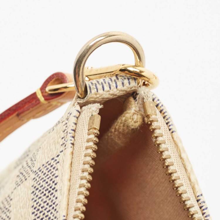 مملوكة مسبقًا Louis Vuitton White Damier Azur Canvas Pochette Accessoires Shoulder Bag