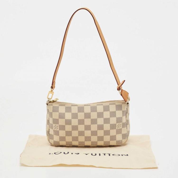 مملوكة مسبقًا Louis Vuitton White Damier Azur Canvas Pochette Accessoires Shoulder Bag