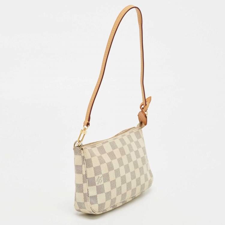 مملوكة مسبقًا Louis Vuitton White Damier Azur Canvas Pochette Accessoires Shoulder Bag