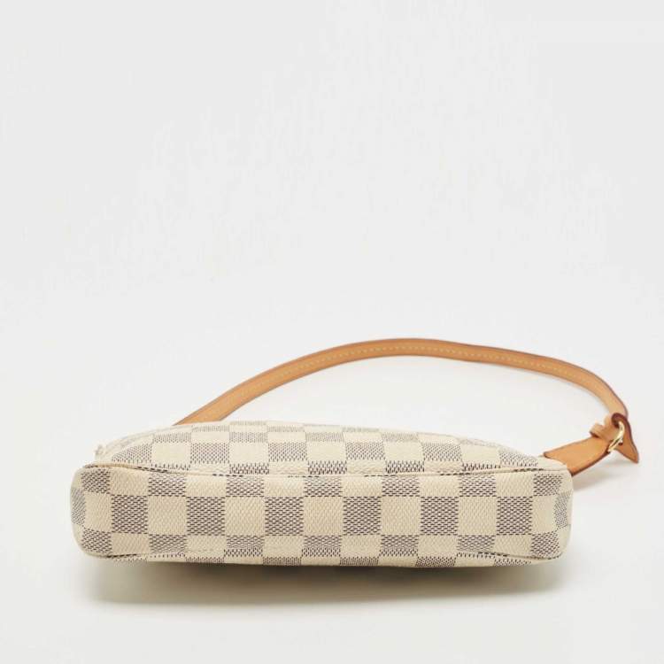 مملوكة مسبقًا Louis Vuitton White Damier Azur Canvas Pochette Accessoires Shoulder Bag