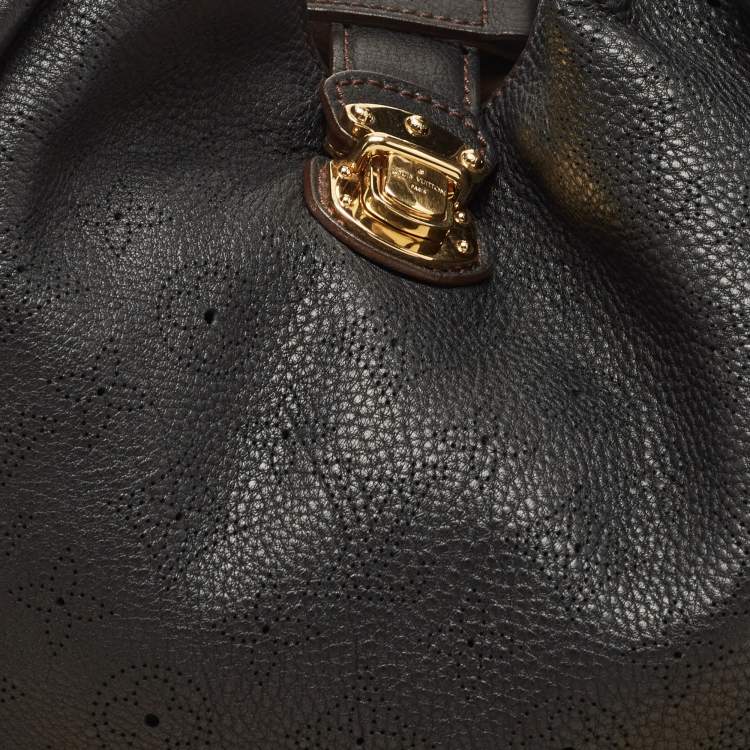 Pre Owned Louis Vuitton Black Monogram Mahina Leather Surya L Bag
