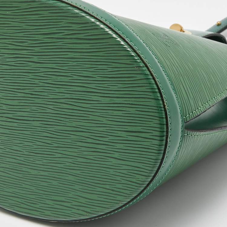 Pre Owned Louis Vuitton Borneo Green Epi Leather Cluny Bag
