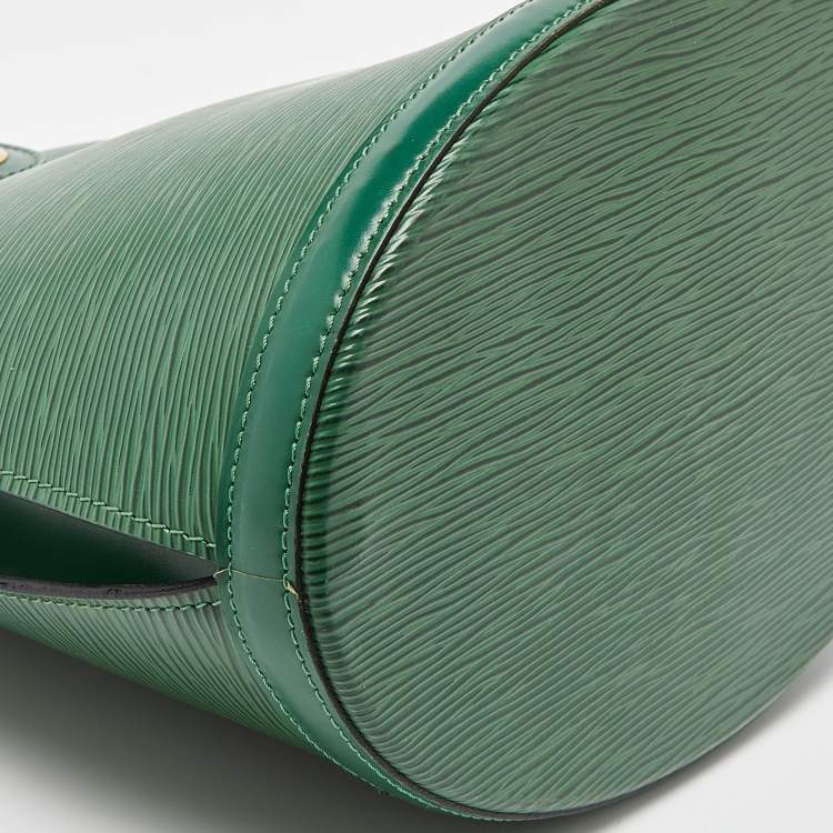 Pre Owned Louis Vuitton Borneo Green Epi Leather Cluny Bag