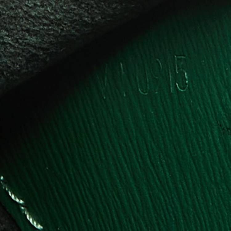 Pre Owned Louis Vuitton Borneo Green Epi Leather Cluny Bag