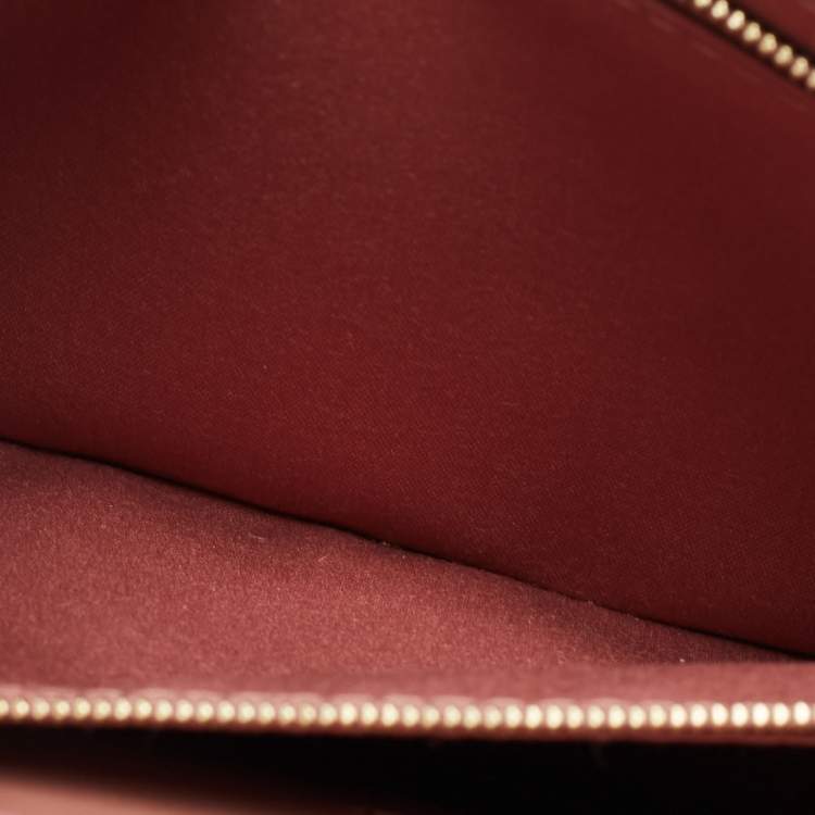 Pre Owned Louis Vuitton Beige Patent Leather Louise Clutch