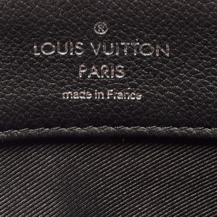 Pre Owned Louis Vuitton Black Leather Lockme II Top Handle Bag