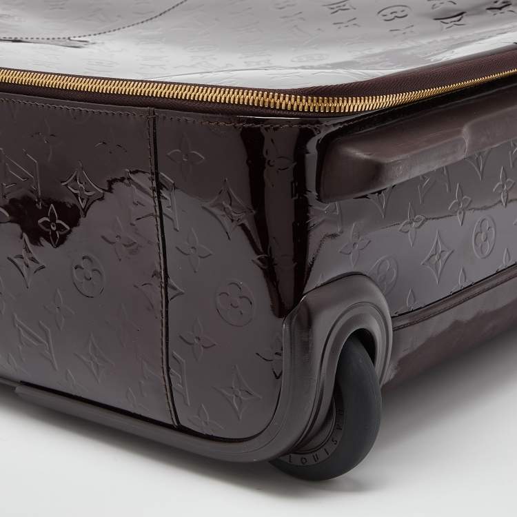 مملوكة مسبقًا Louis Vuitton Amarante Monogram Vernis Pegase 45 Suitcase