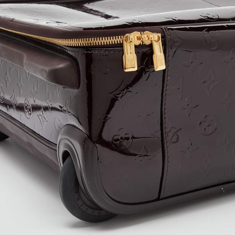 مملوكة مسبقًا Louis Vuitton Amarante Monogram Vernis Pegase 45 Suitcase