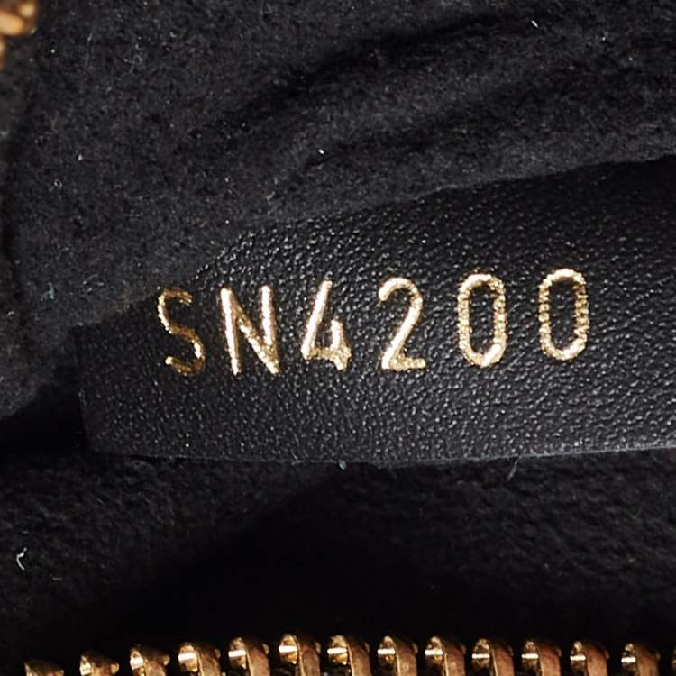 مملوكة مسبقًا Louis Vuitton Black Monogram Canvas and Leather Petite Malle Souple Bag