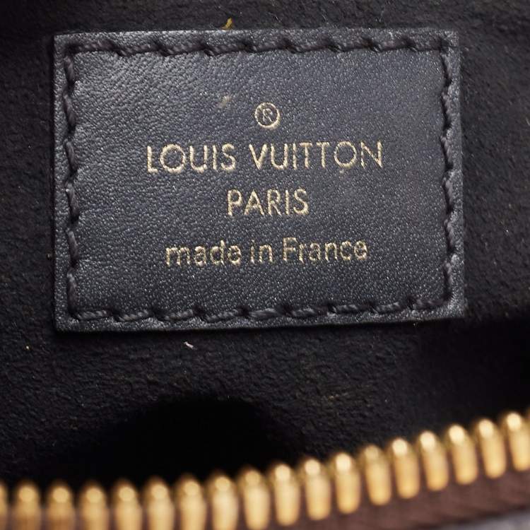 مملوكة مسبقًا Louis Vuitton Black Monogram Canvas and Leather Petite Malle Souple Bag