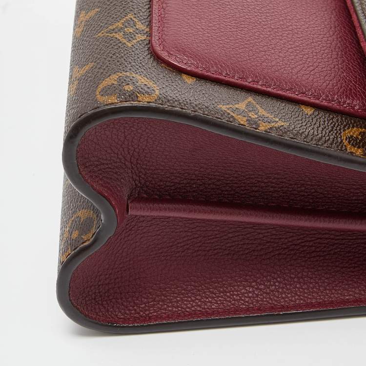 مملوكة مسبقًا Louis Vuitton Raisin Monogram Canvas Victoire Bag