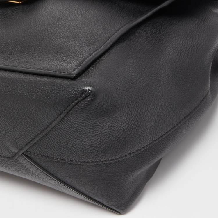 Pre Owned Louis Vuitton Black Leather Lockme MM Bag