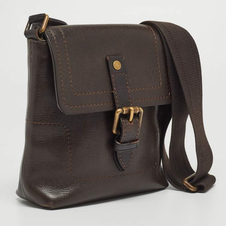 Pre Owned Louis Vuitton Coffee Utah Leather Yuma Small Messenger Bag