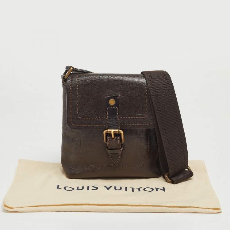 Pre Owned Louis Vuitton Coffee Utah Leather Yuma Small Messenger Bag