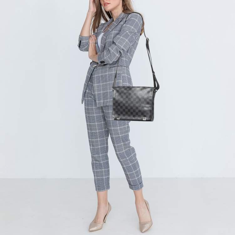 Pre Owned Louis Vuitton Damier Ebene Graphite Canvas District PM Bag