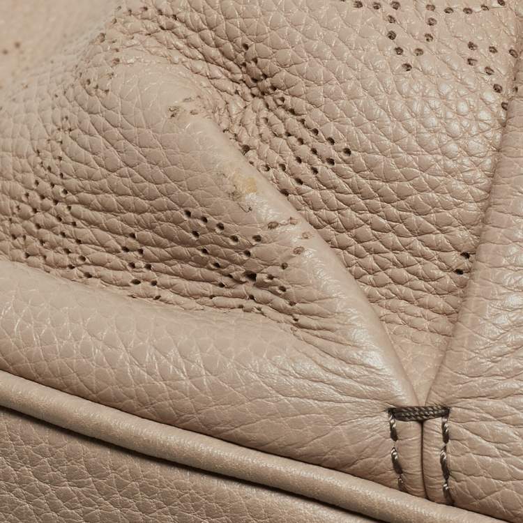 مملوكة مسبقًا Louis Vuitton Sandy Monogram Mahina Leather Selene MM Bag