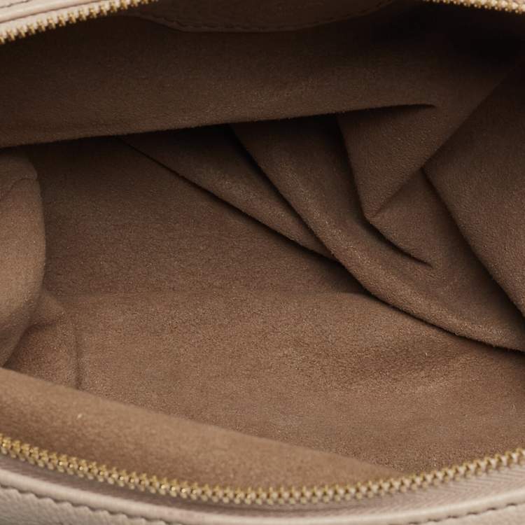 مملوكة مسبقًا Louis Vuitton Sandy Monogram Mahina Leather Selene MM Bag